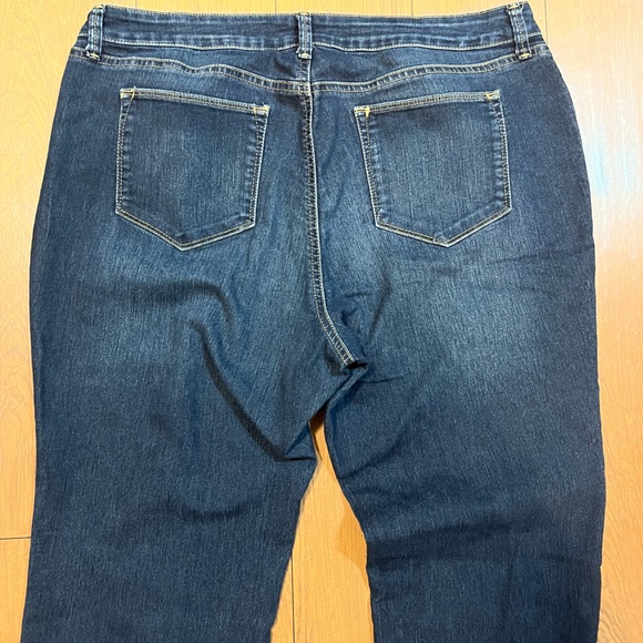Style & Co Classic Curvy Boot Leg Dark Wash Jeans Sz 16 - Picture 6 of 8